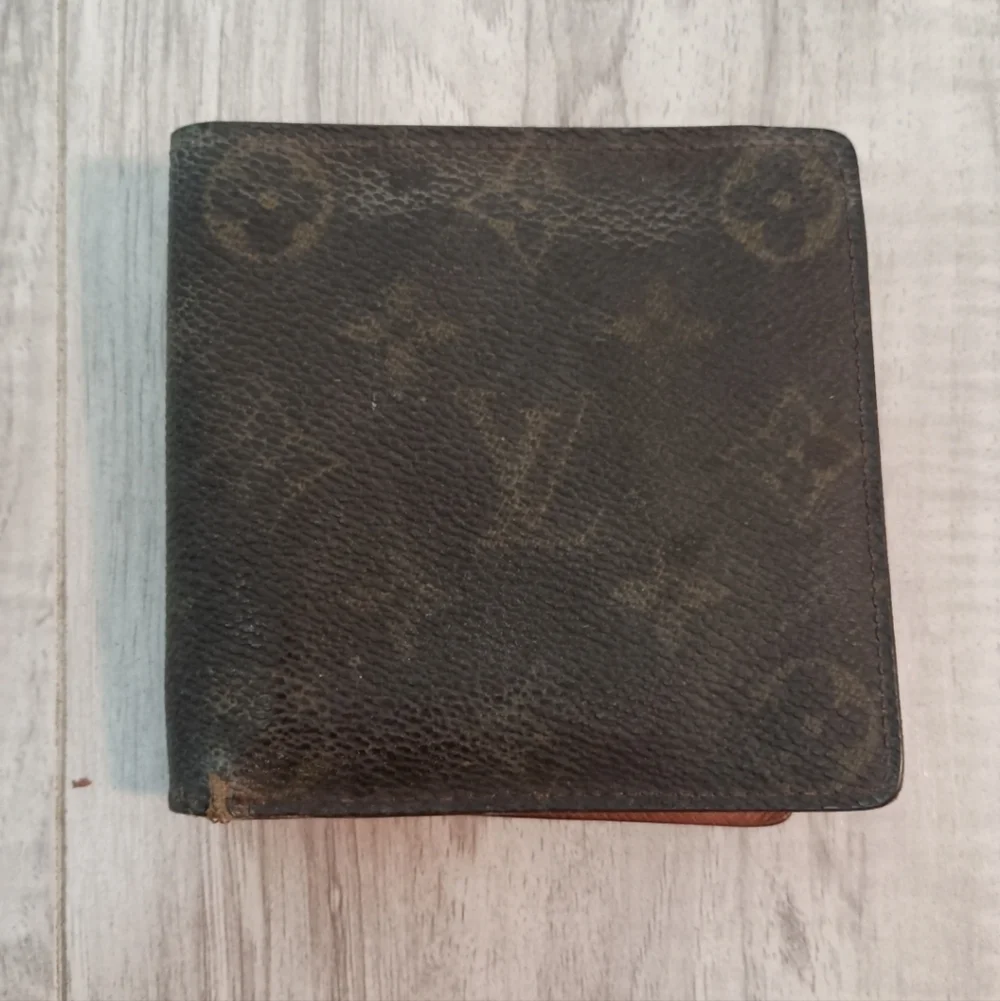 LOUIS VUITTON Porte Billets Cartes Credit Monnet Monogram wallet